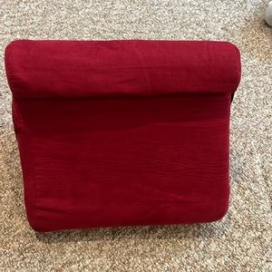 Pillow Pad IPad/Tablet holder burgundy